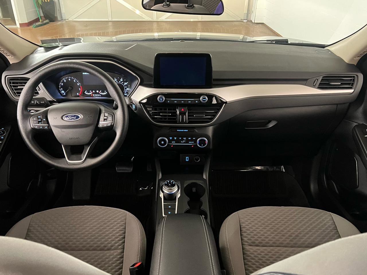 Used 2020 Ford Escape SE image 25