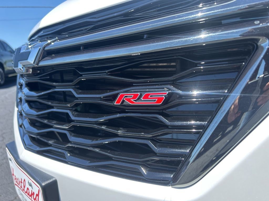 Used 2023 Chevrolet Equinox RS w/ RS Leather Package FWD image 10
