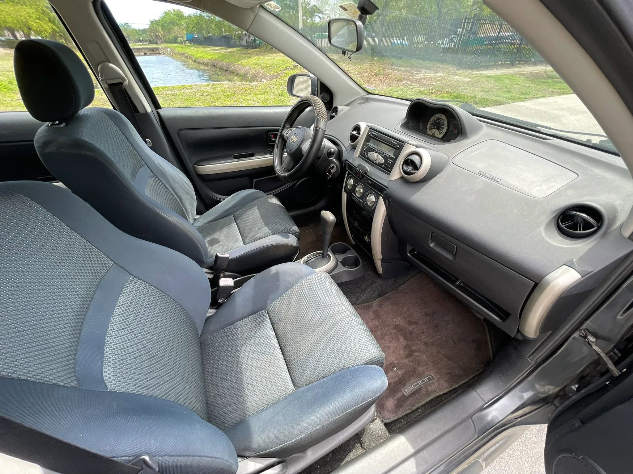Used 2006 Scion xA FWD image 25