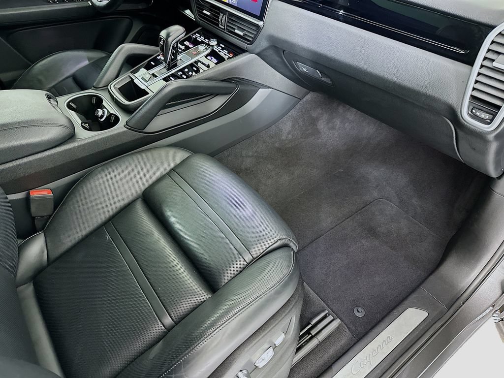Certified 2020 Porsche Cayenne AWD/4WD image 30