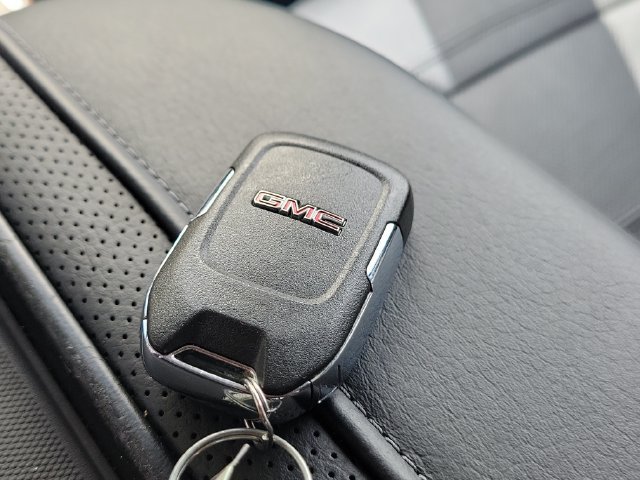 Used 2019 GMC Sierra 1500 Denali w/ Driver Alert Package II RWD image 39
