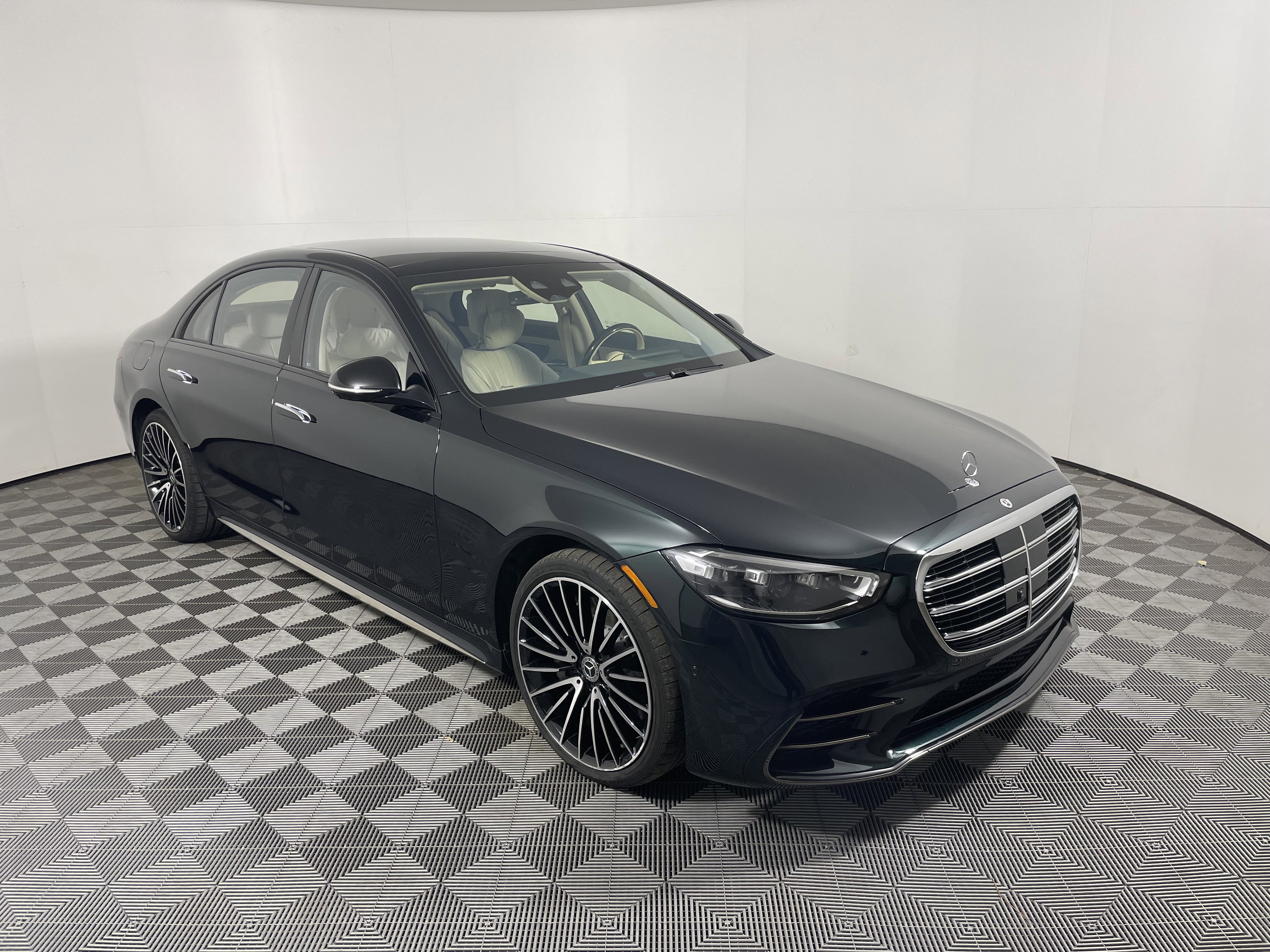 Certified 2023 Mercedes-Benz S 500 4MATIC image 7