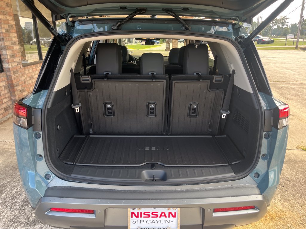 New 2026 Nissan Pathfinder Platinum AWD/4WD image 24