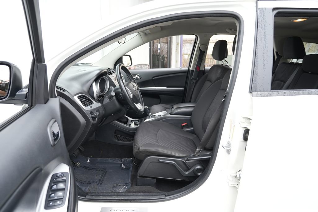 Used 2018 Dodge Journey SE w/ Mopar All Weather Group image 19