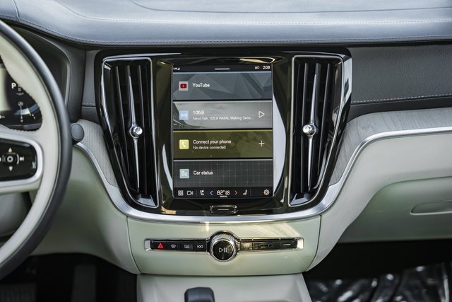 Certified 2023 Volvo S60 B5 Ultimate w/ Climate Package image 20