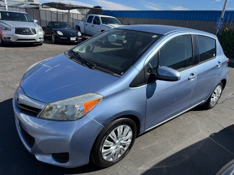 Used 2013 Toyota Yaris LE FWD image 8