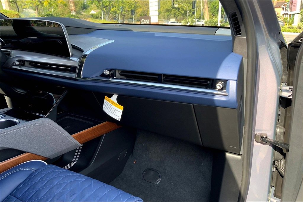 New 2026 Cadillac Vistiq Premium Luxury image 33