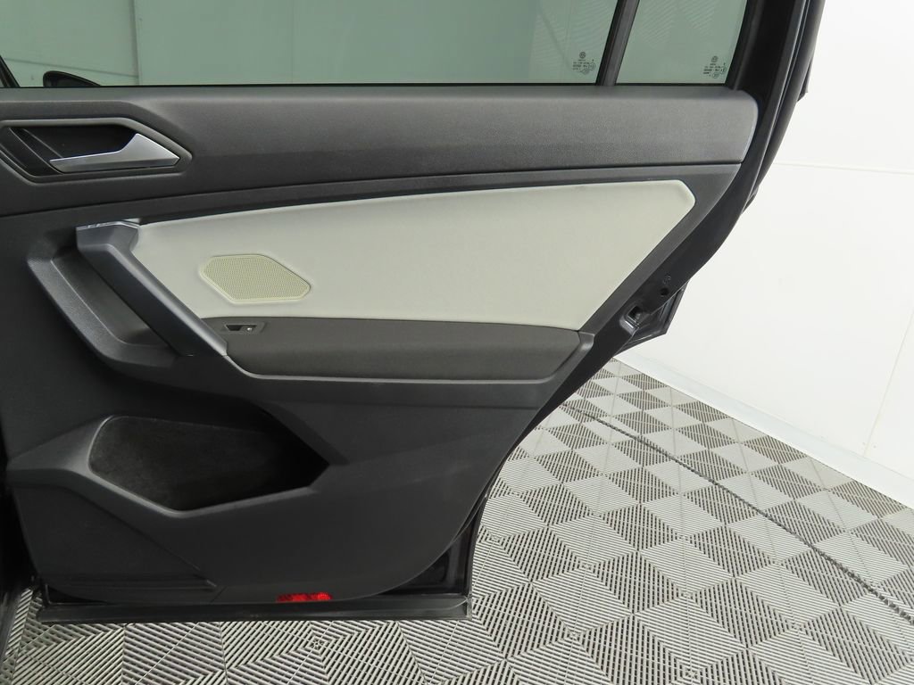 Used 2021 Volkswagen Tiguan S image 27