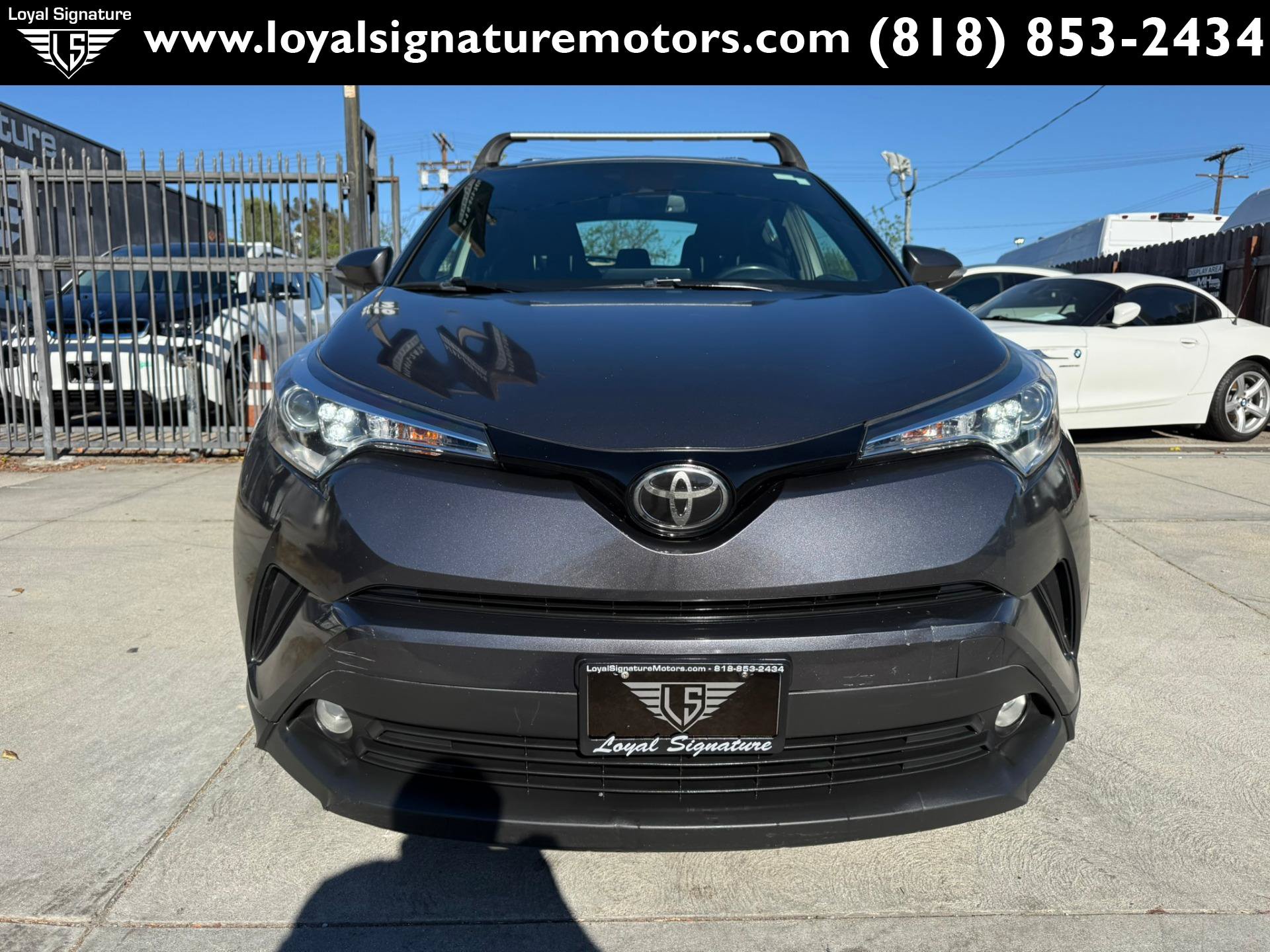 Used 2018 Toyota C-HR XLE FWD image 2