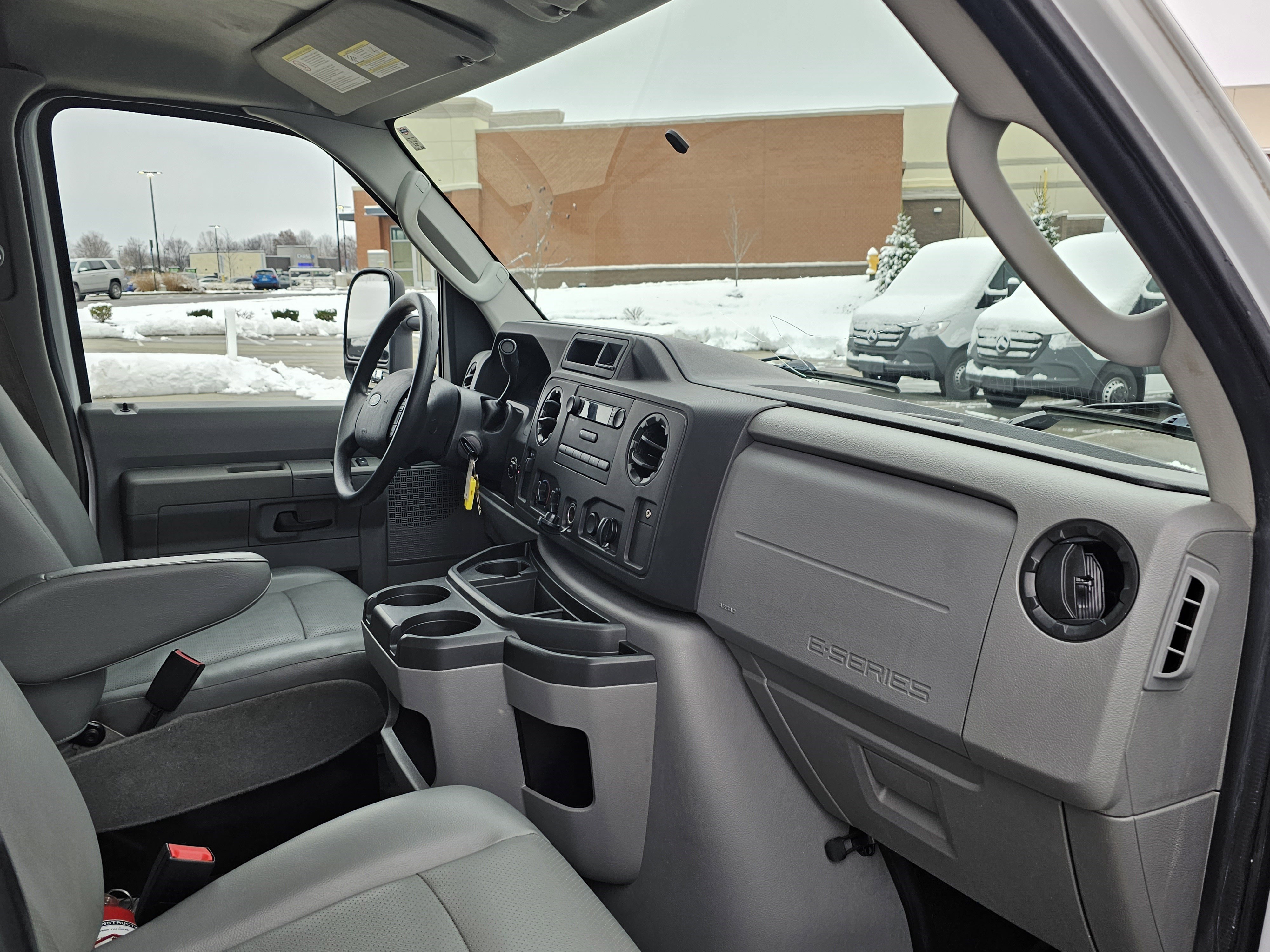 Used 2019 Ford E-350 and Econoline 350 Super Duty w/ Power Windows & Locks Group image 18