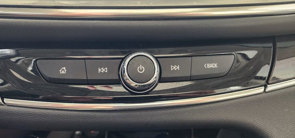 Used 2024 Buick Enclave Essence w/ Experience Buick Package FWD image 32