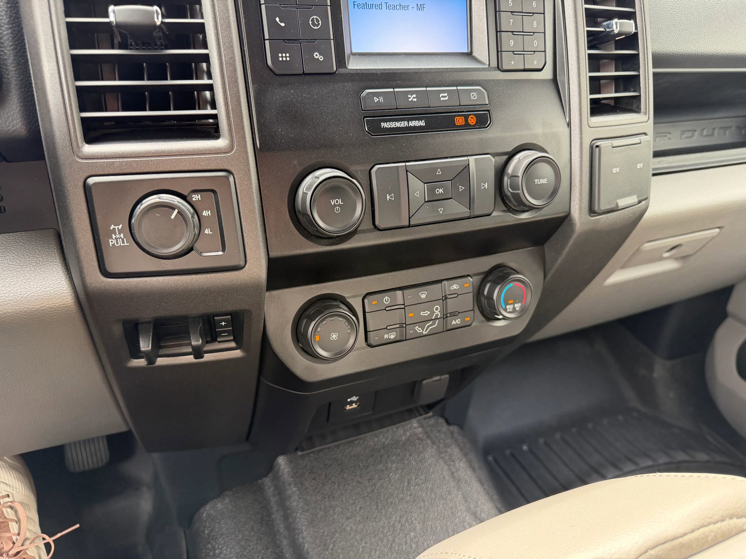 Used 2022 Ford F350 XL w/ Power Equipment Group AWD/4WD image 25