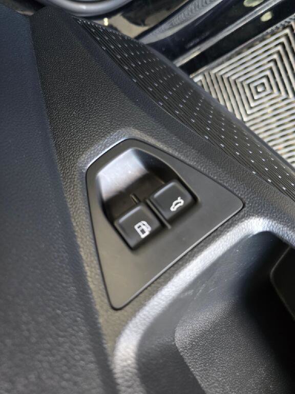 Used 2023 Volkswagen Jetta S w/ Driver Assistance Package image 32