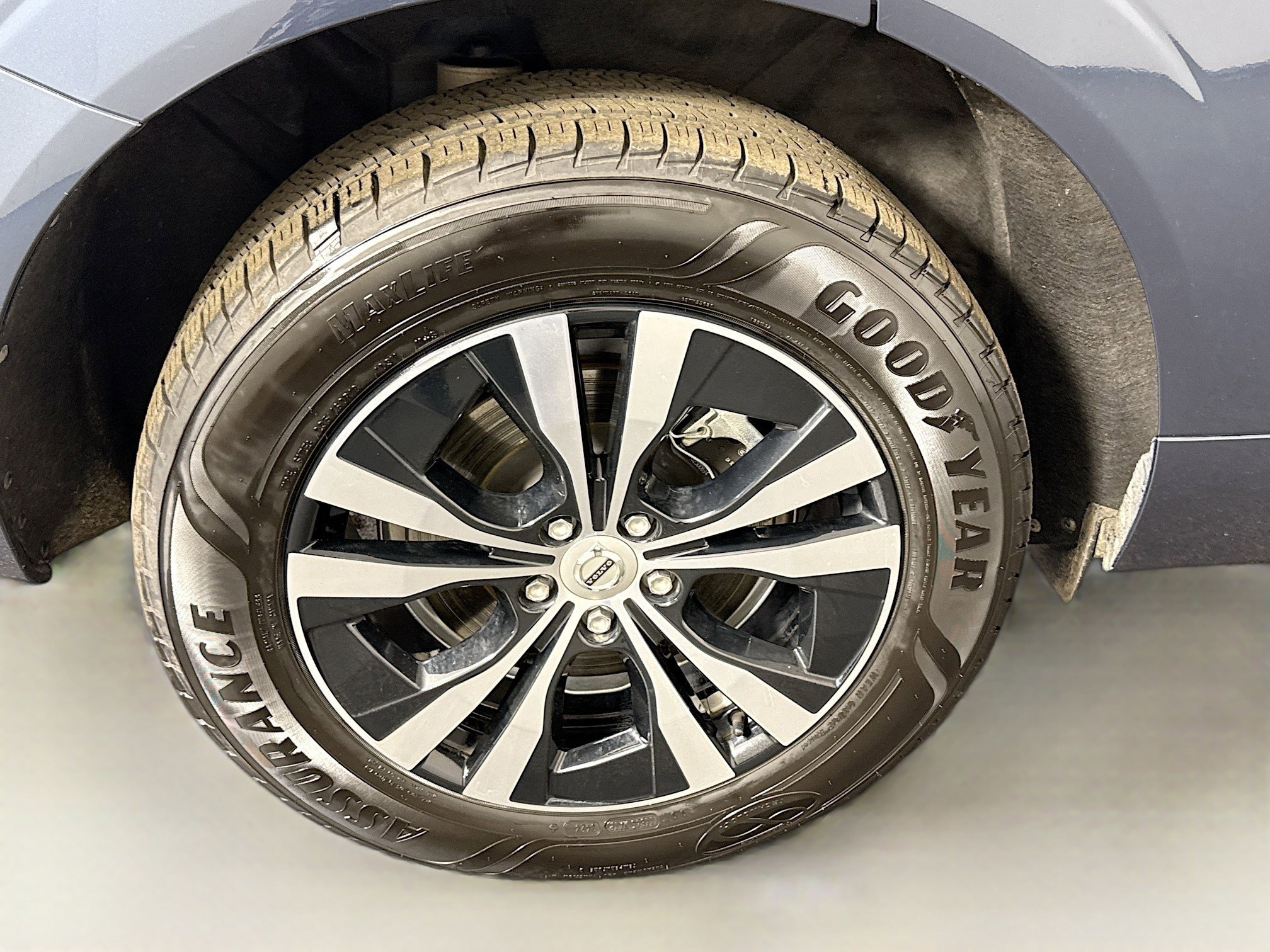 Used 2024 Volvo XC60 T8 Core image 33