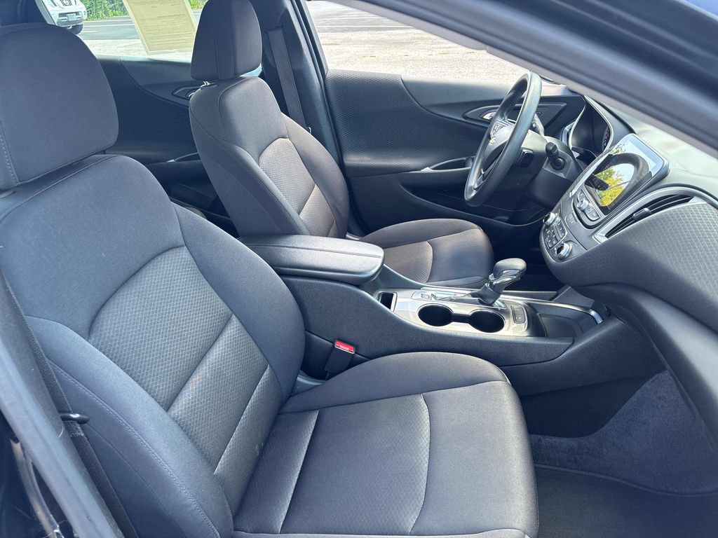 Used 2025 Chevrolet Malibu LT FWD image 25