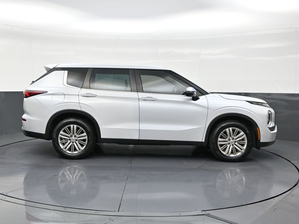 Used 2022 Mitsubishi Outlander ES image 6