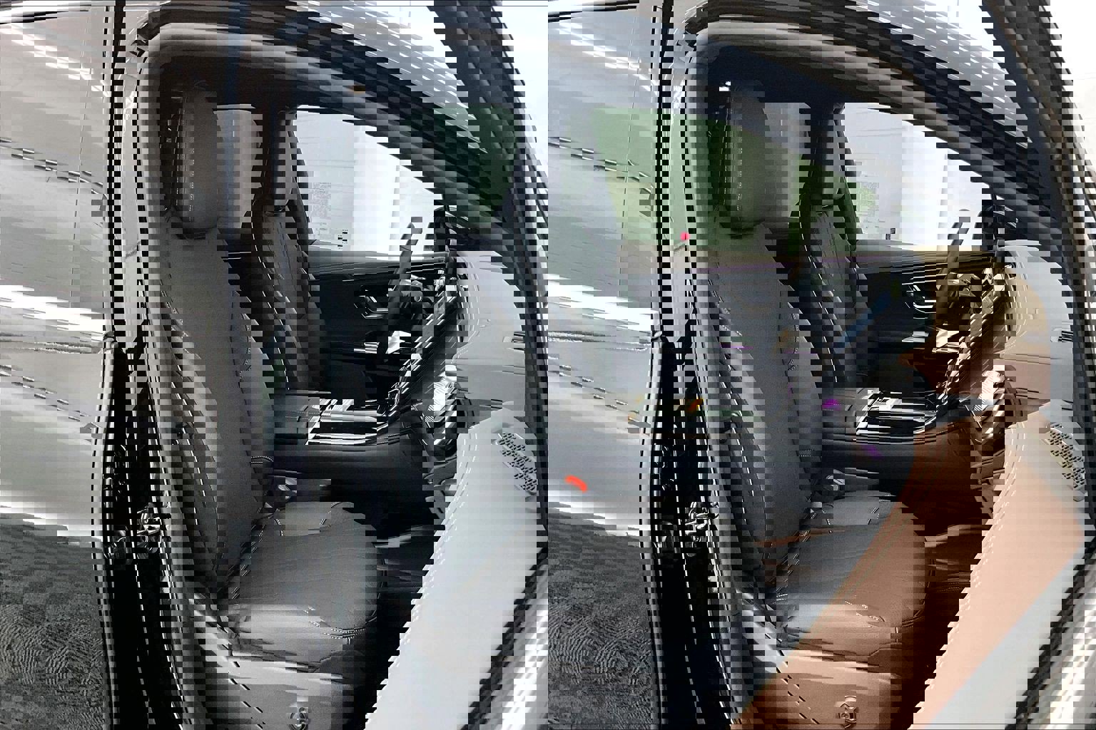 Used 2026 Mercedes-Benz EQE 320 4MATIC SUV image 6