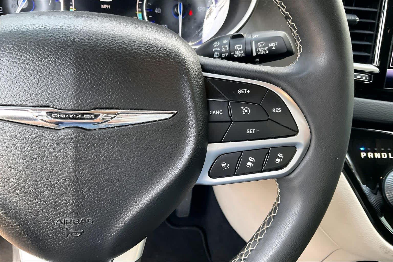 Used 2022 Chrysler Pacifica Touring-L FWD image 24