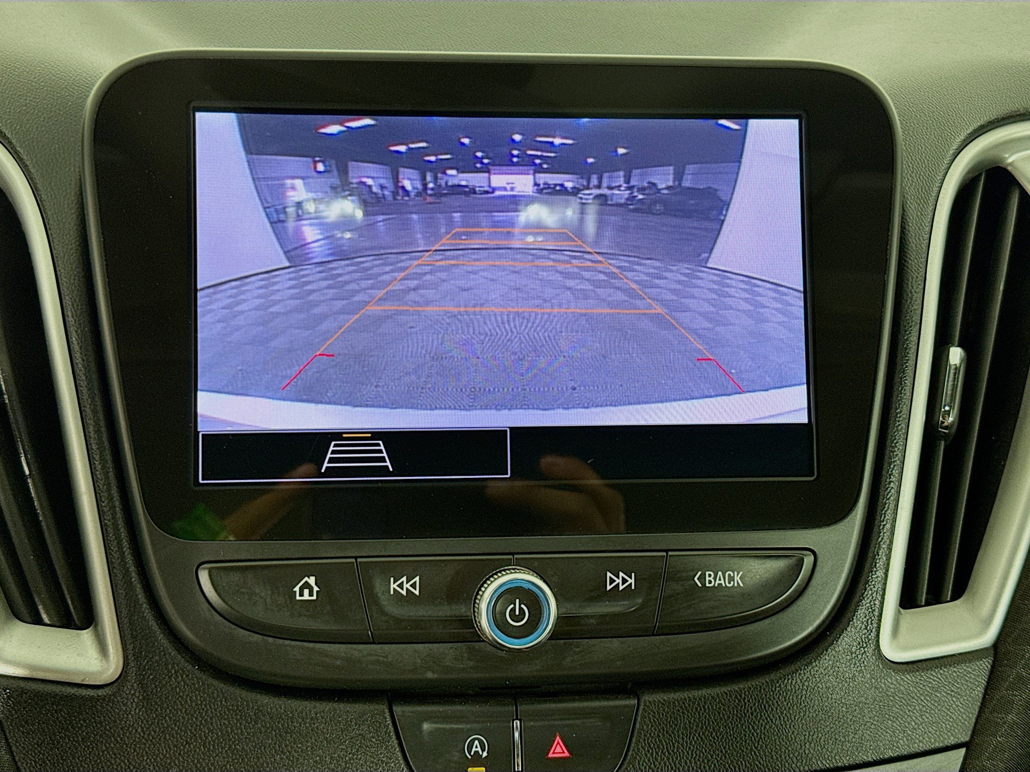 Used 2022 Chevrolet Malibu LT FWD image 18