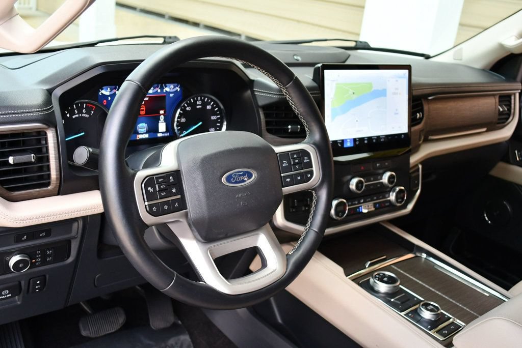 Used 2022 Ford Expedition Limited AWD/4WD image 39