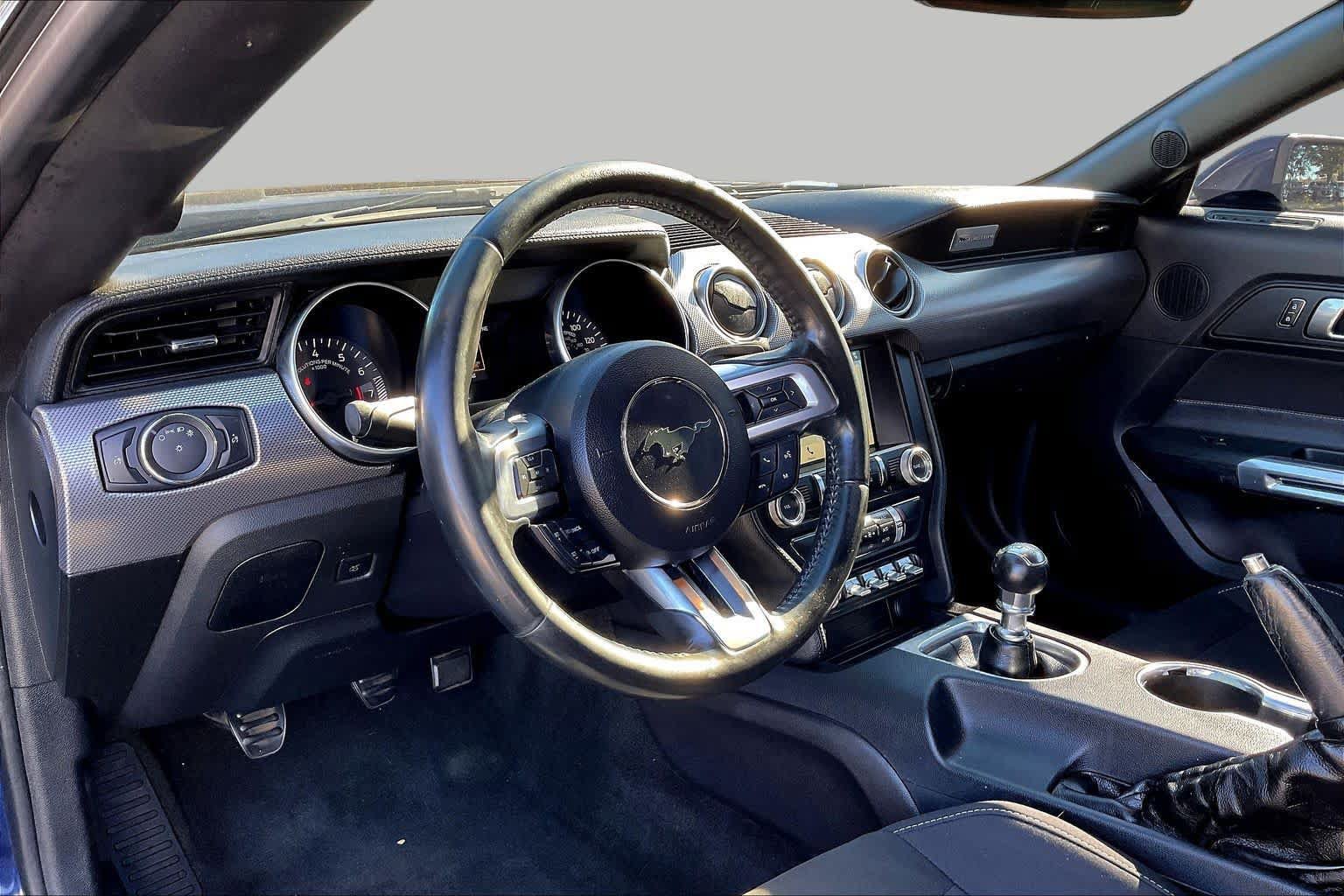 Used 2018 Ford Mustang Coupe w/ Equipment Group 101A RWD image 15