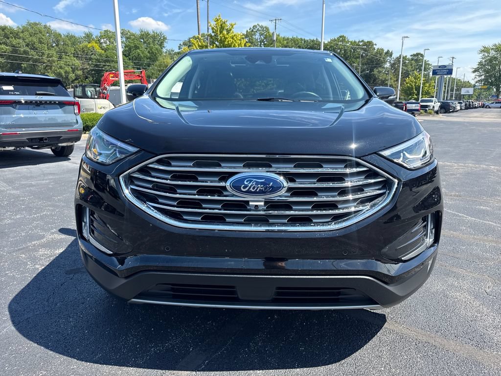 Used 2024 Ford Edge Titanium w/ Equipment Group 301A AWD/4WD image 3