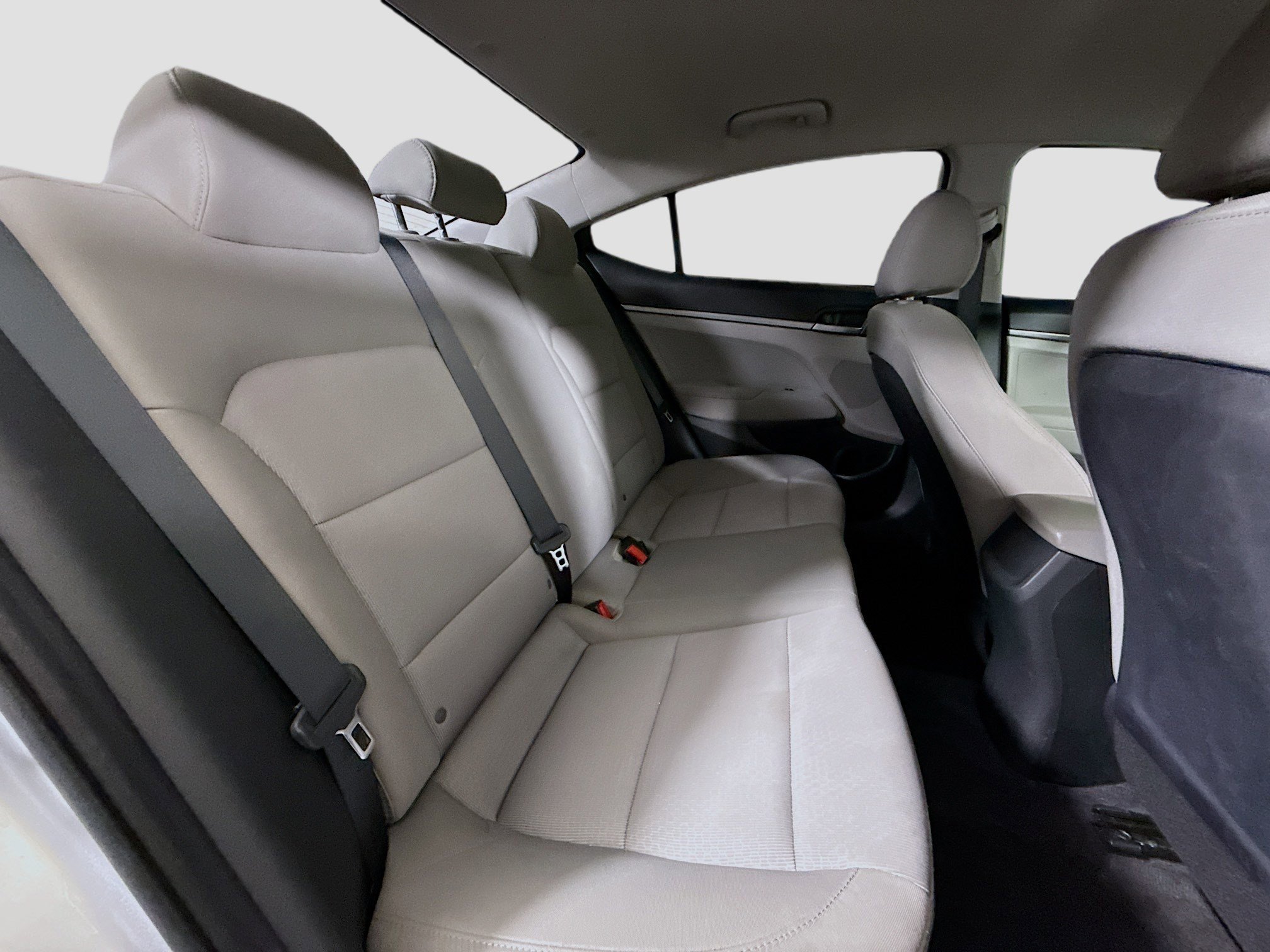 Used 2018 Hyundai Elantra SE image 25