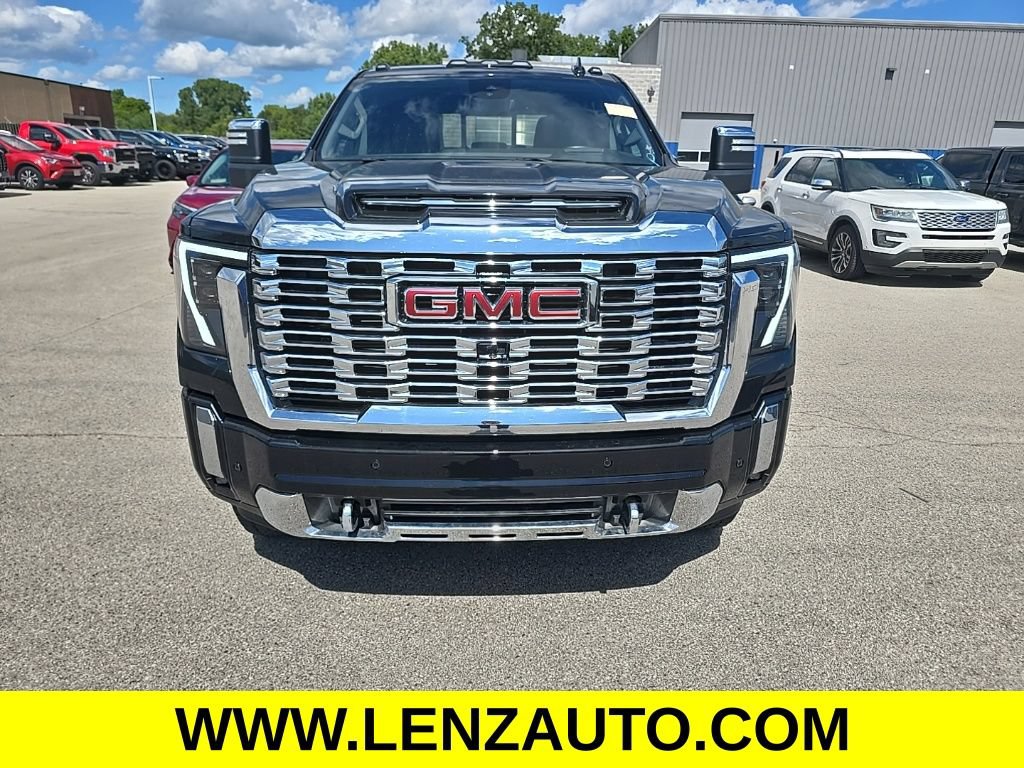 Used 2025 GMC Sierra 3500 Denali w/ Denali Reserve Package AWD/4WD image 2