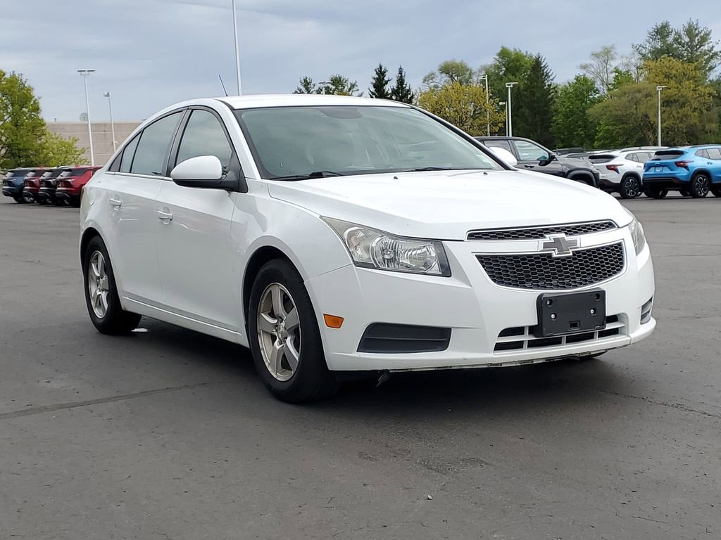 Used 2013 Chevrolet Cruze LT FWD image 2