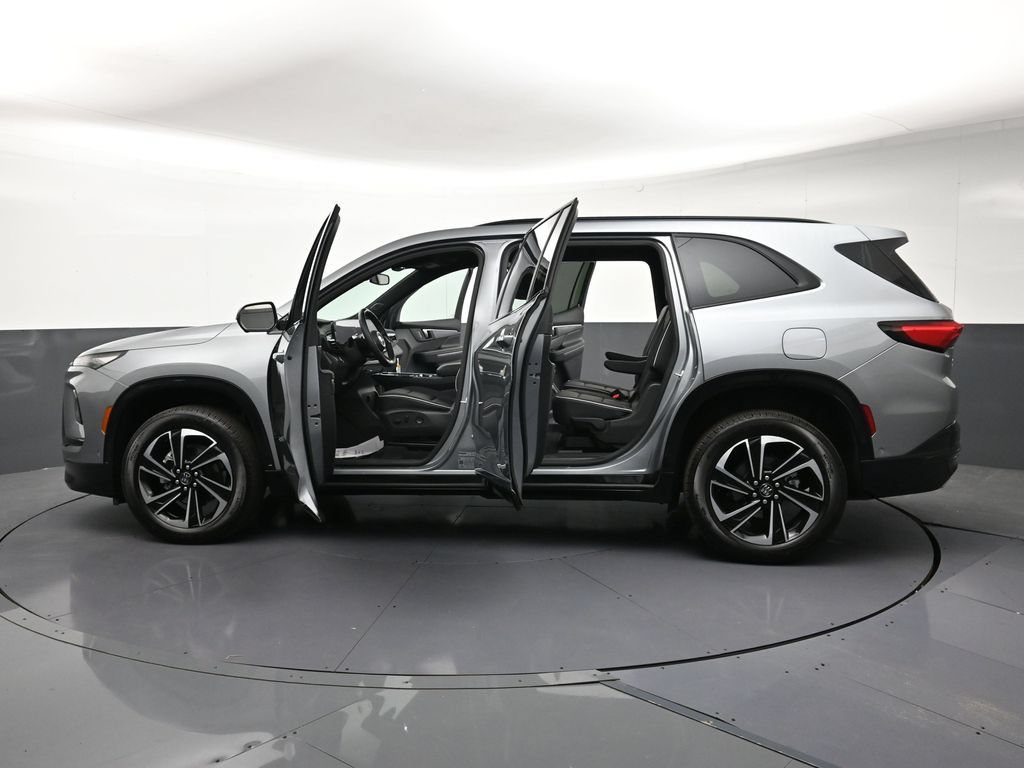 Certified 2026 Buick Enclave Sport Touring w/ Super Cruise Package AWD/4WD image 35