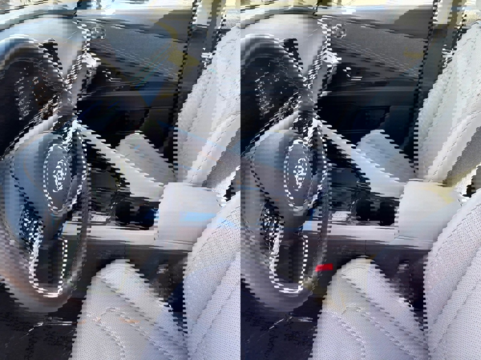 Used 2024 Hyundai Elantra Limited image 22