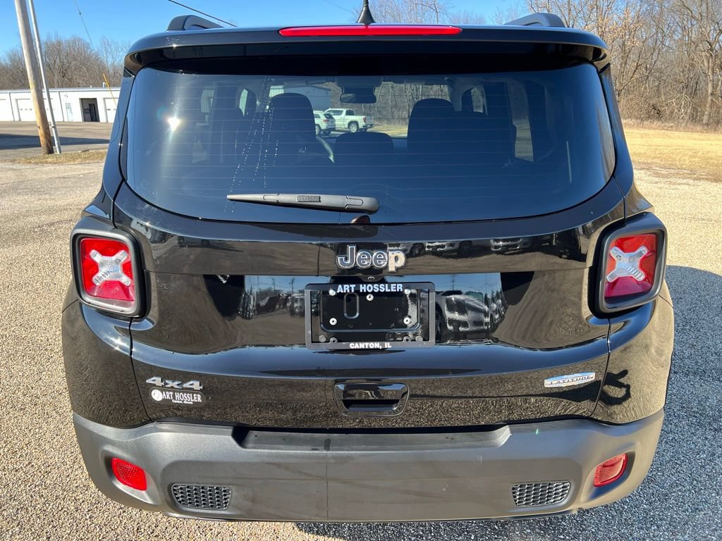 Used 2022 Jeep Renegade Latitude AWD/4WD image 4