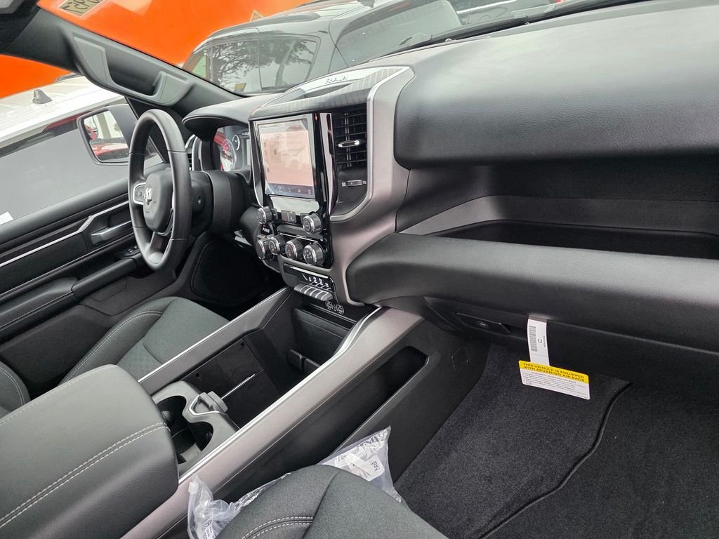 New 2026 RAM 1500 4x4 Crew Cab image 15