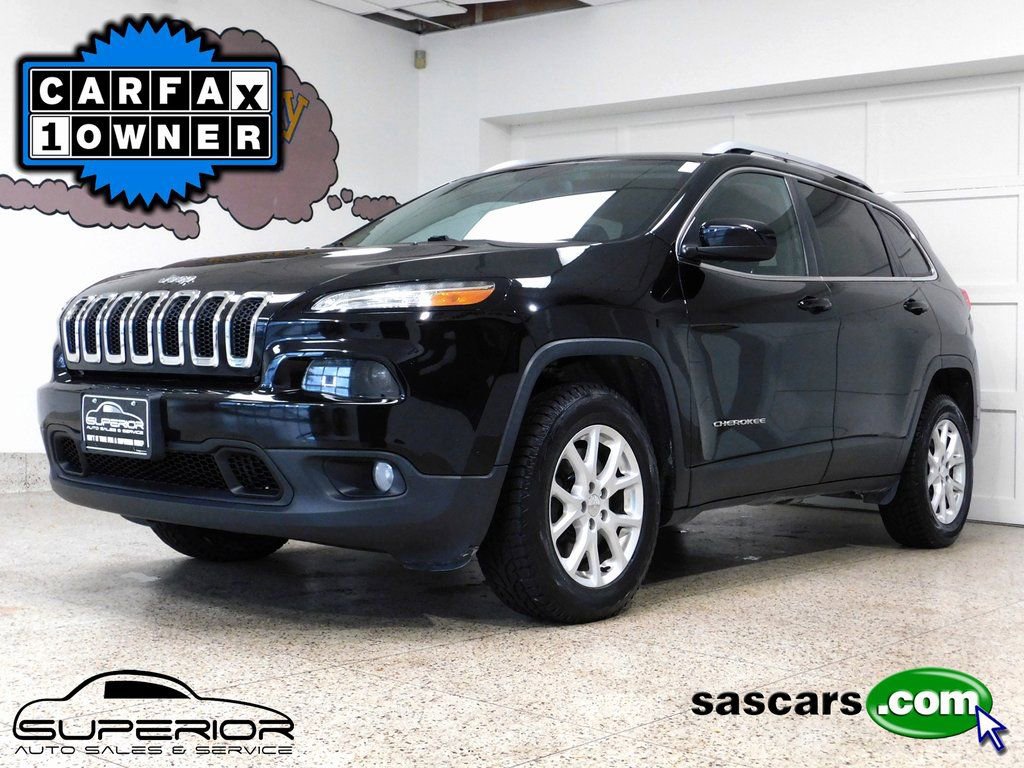 Used 2017 Jeep Cherokee Latitude w/ Comfort & Convenience Group AWD/4WD image 1