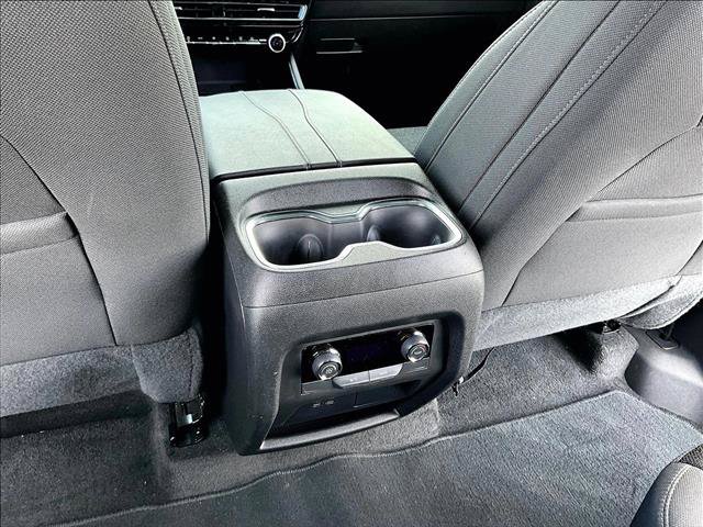 Used 2025 Chevrolet Traverse LT FWD image 25