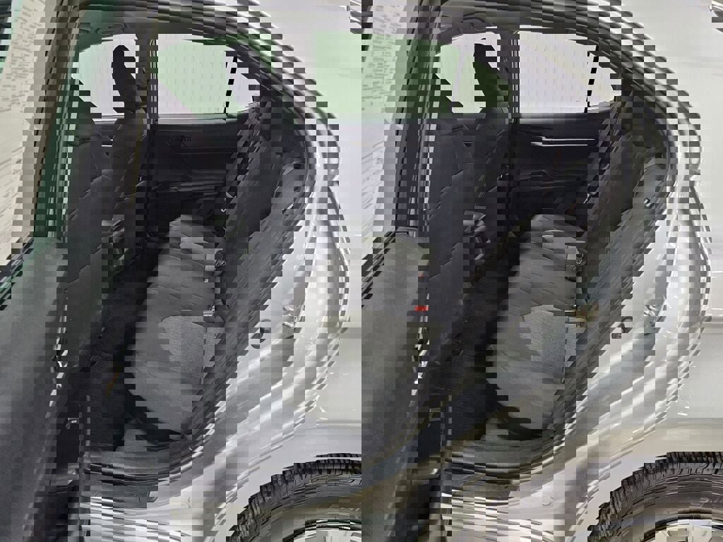 Used 2018 Toyota Camry LE image 13