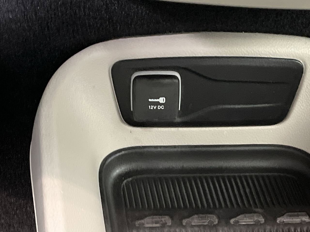Used 2024 Chrysler Pacifica Touring-L image 23