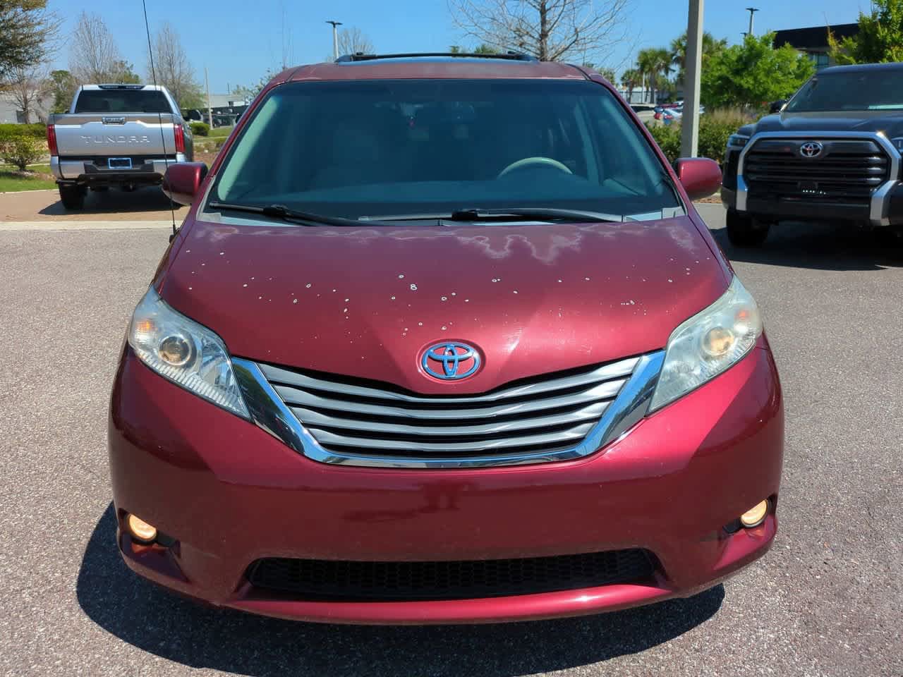 Used 2014 Toyota Sienna XLE image 9