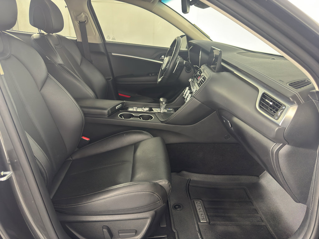 Used 2023 Genesis G70 2.0T RWD image 41