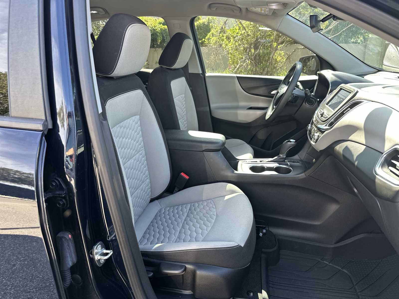 Certified 2021 Chevrolet Equinox LS w/ LS Convenience Package AWD/4WD image 19