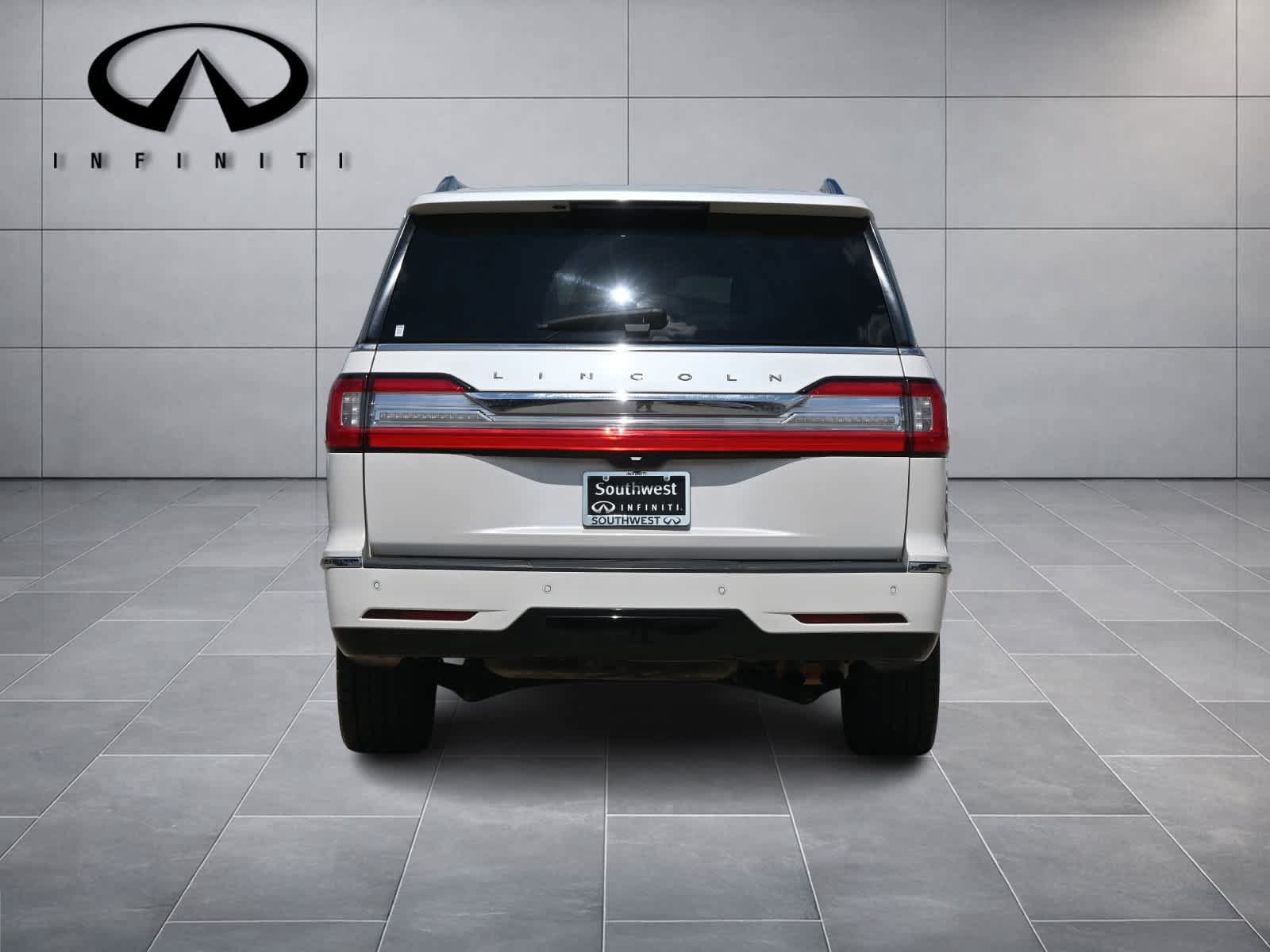 Used 2018 Lincoln Navigator L Reserve w/ Technology Package AWD/4WD image 6