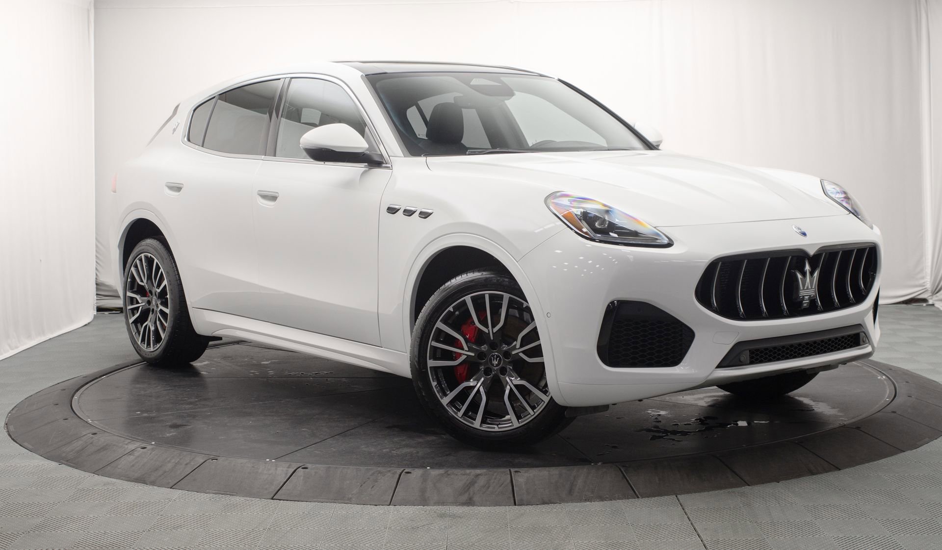 New 2025 Maserati Grecale GT