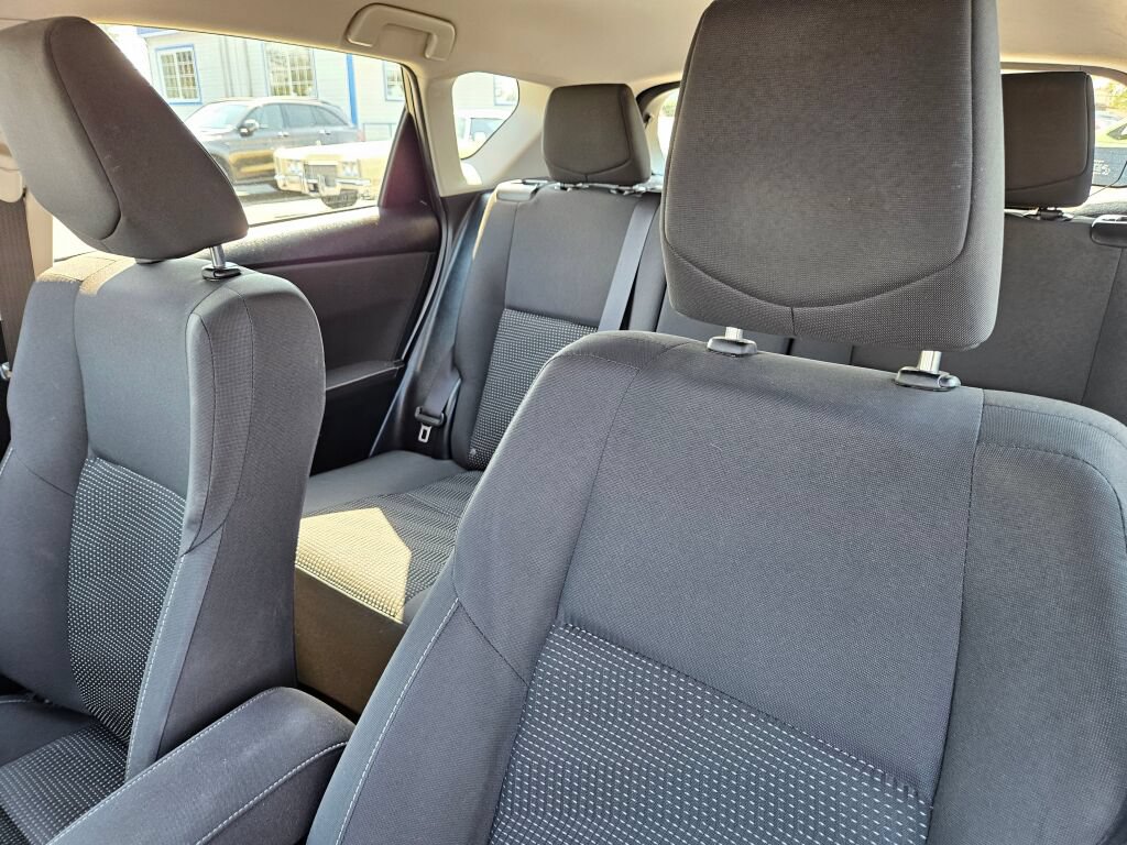 Used 2018 Toyota Corolla iM FWD image 14