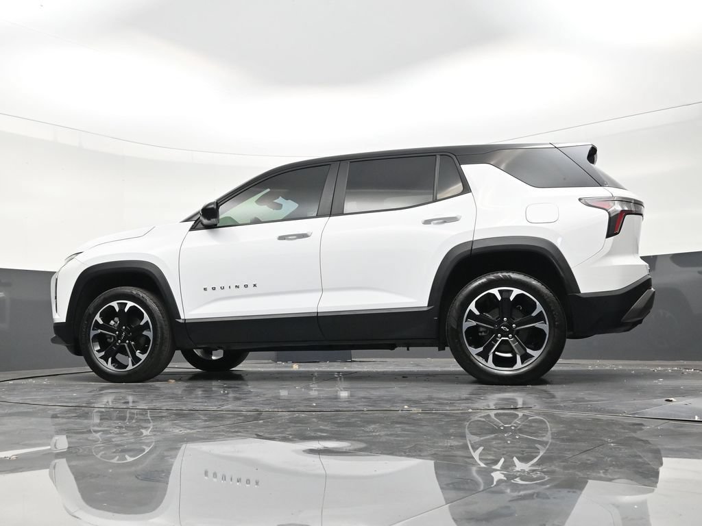 Used 2025 Chevrolet Equinox LT w/ Safety and Technology Package FWD image 22