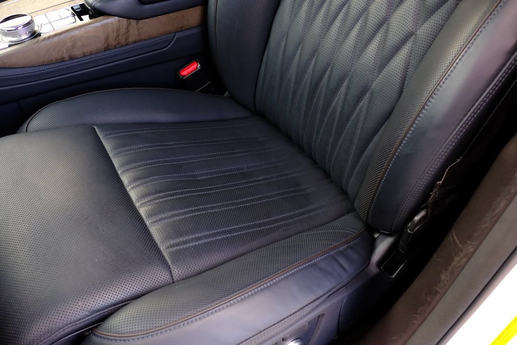 Used 2021 Genesis G90 3.3T Premium RWD image 13