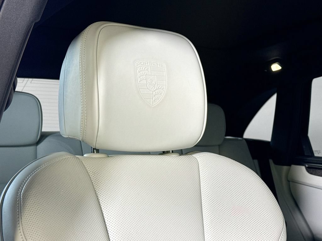 Certified 2024 Porsche Macan GTS AWD/4WD image 28
