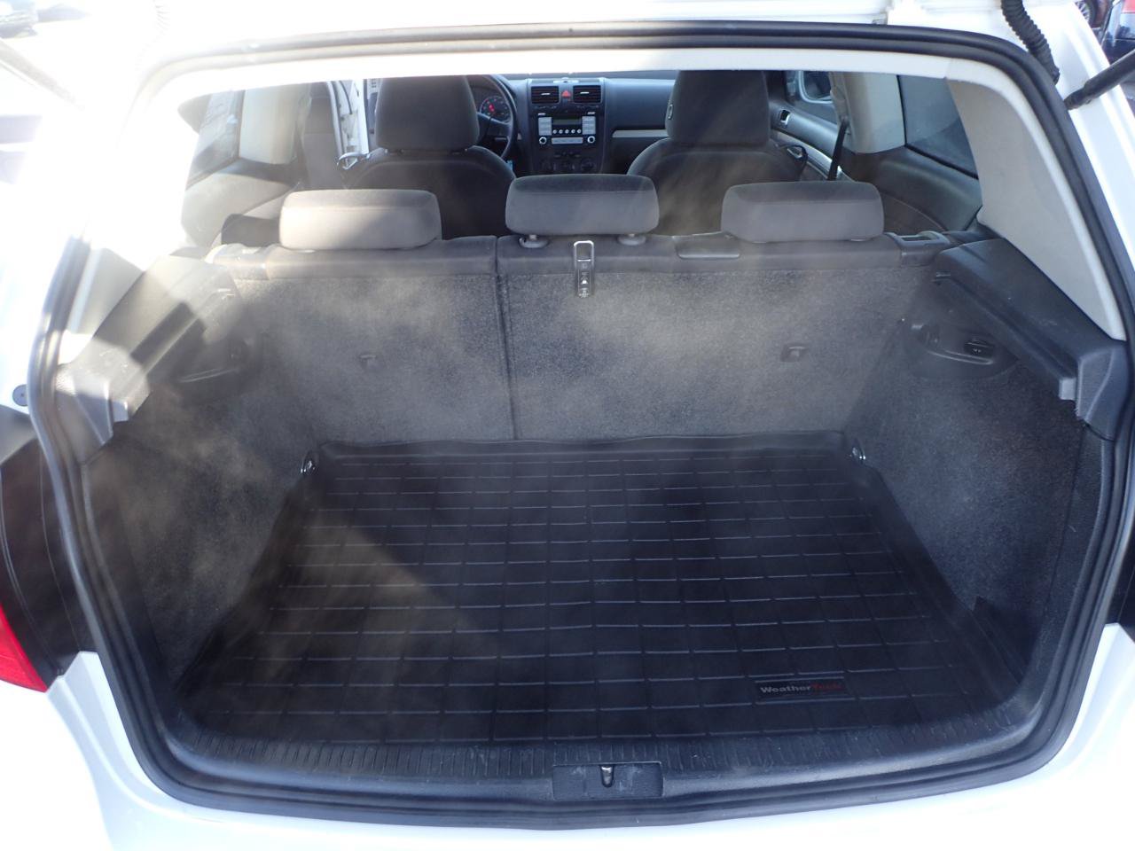 Used 2009 Volkswagen Rabbit S FWD image 11