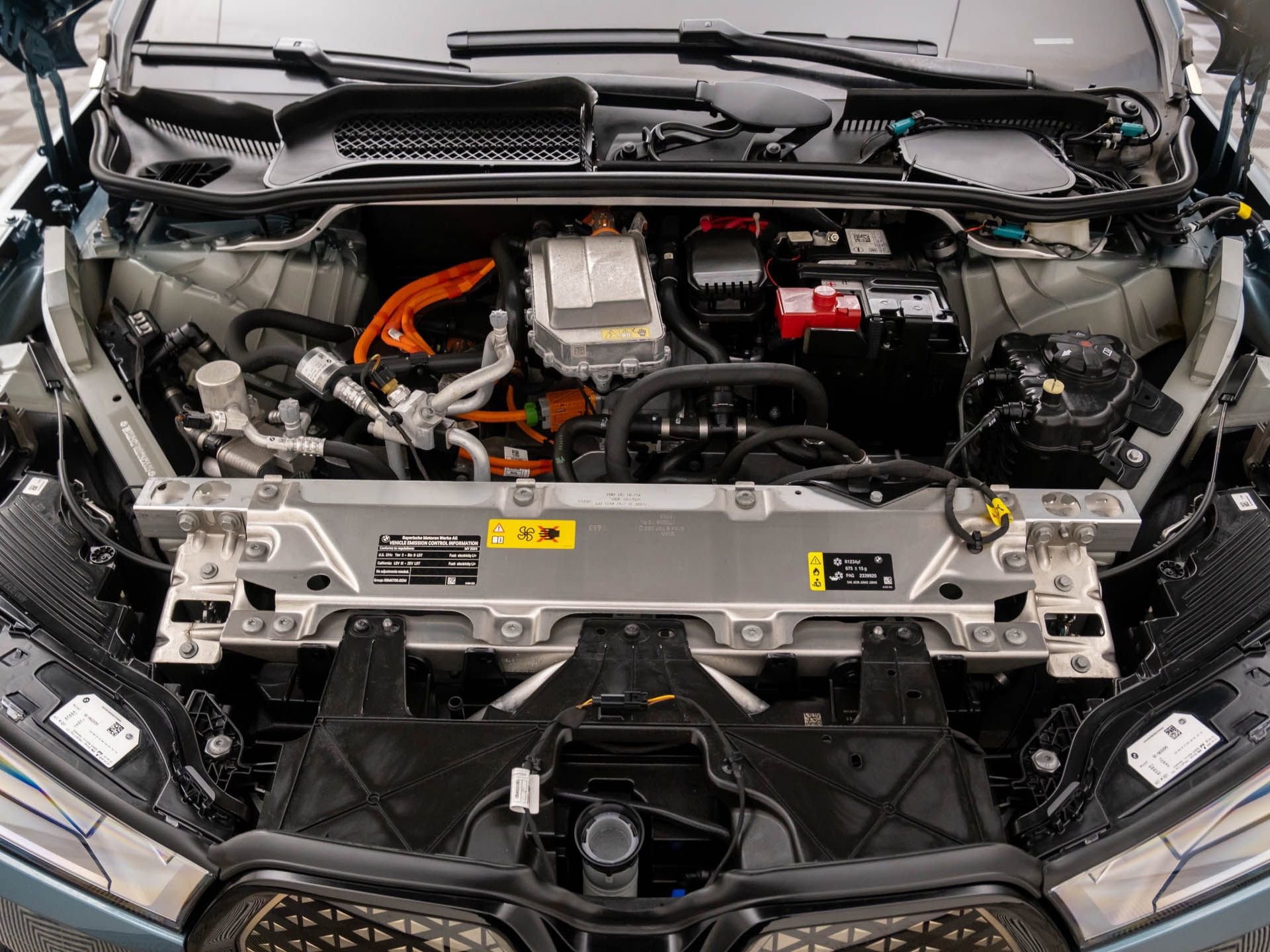 Used 2024 BMW iX xDrive50 w/ Premium Package image 31