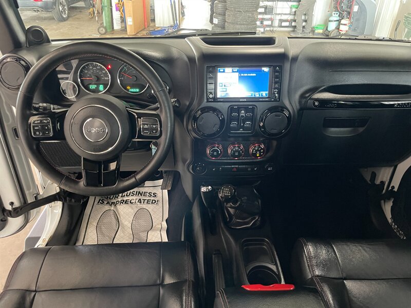 Used 2012 Jeep Wrangler Sahara AWD/4WD image 6