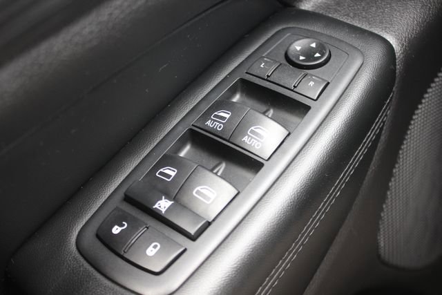Used 2020 Jeep Grand Cherokee Altitude AWD/4WD image 18